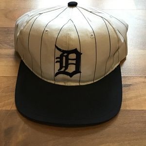 Starter Vintage Detroit Tigers Pinstripe Snapback